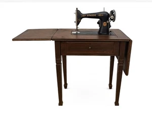 1925 Vintage Singer Sewing Machine With Original Table - Picture 1 of 9