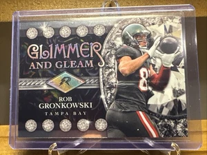 💥2025  Topps Resurgence Rob Gronkowski Glimmer and Gleam #GG19💥 - Picture 1 of 2