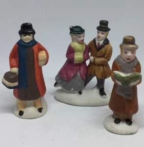Lot Of 3 Christmas Village Accessories Dancing Couple People Choir Mass - Bild 1 von 10