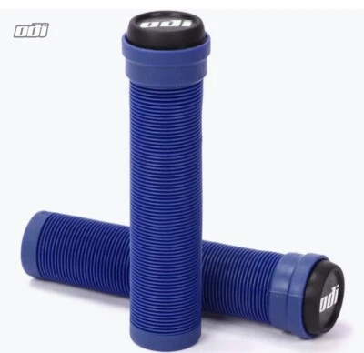 Empuñaduras de cuello largo sin bridas ODI - negro, azul, púrpura, verde, rojo y rosa Foto 1 de 4