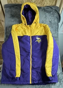 NFL Minnesota Vikings Chaqueta Para Hombres Talla 2XL Púrpura Amarillo Puffer Cremallera Completa Fútbol - Imagen 1 de 22