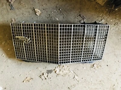 79 80 81 82 83 Buick Riviera Grille Grill Cracked  - Image 1 of 2