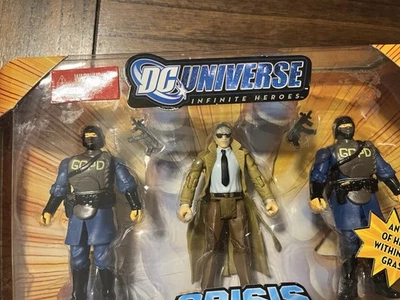 Novo Pacote com 3 Figuras STARFIRE, RAVEN & CAPTAIN BOOMERANG DC Universe crisis series - Imagem 1 de 4