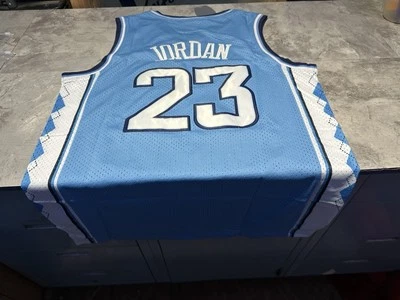 Camiseta deportiva Michael Jordan #23 North Carolina Elite Limited azul mediana nueva con etiquetas Foto 1 de 4