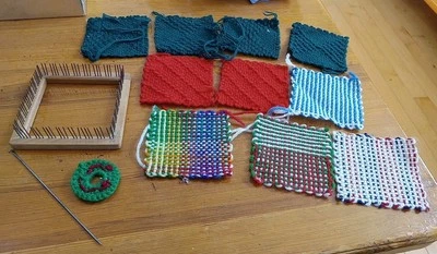 Gran Lote De Colección 4.5" Donar Weave It Telar con Aguja 40 Cuadrados en Caja de Caramelos Rara Foto 1 de 4