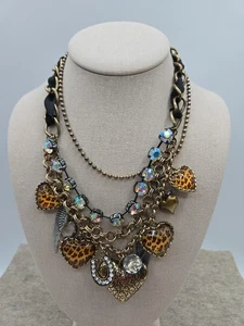 Betsey Johnson Leopard Lucite aufgeblähtes Herz Kristall mehrere Strang Charm Halskette - Bild 1 von 15