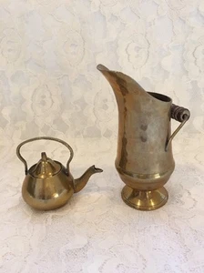 Menge 2 Vintage Miniatur Messing Teekanne und Kohle Eimer - Bild 1 von 8