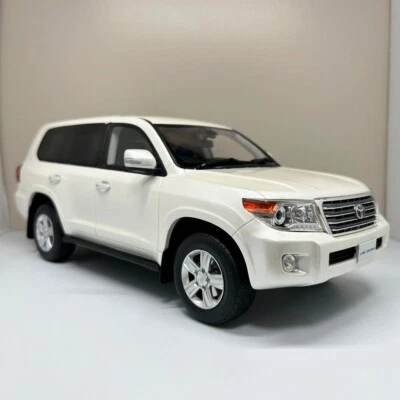 Scala 1/18 SAMURAI Toyota Land Cruiser Ax G Selection 200 Series Auto Giocatt... - Immagine 1 di 4