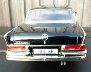 Mercedes 300SE 1:18 Revell 1960 W112 Rare Black Diecast Detailed Toy Car Model - Picture 1 of 23