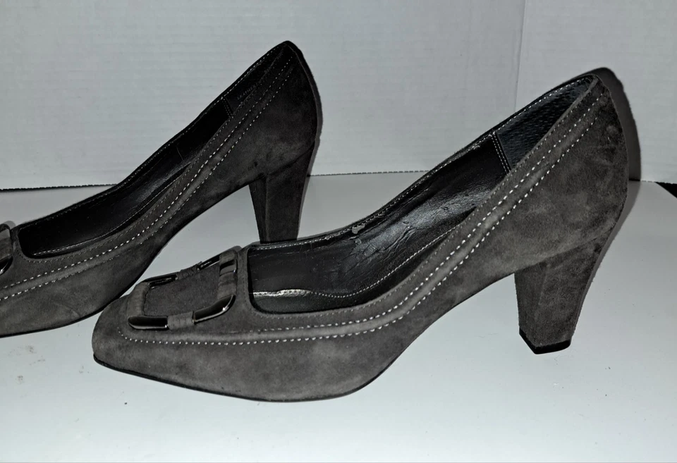Liz Claiborne Norah Brown Suade Heels Women's 7M - Image 1 of 4
