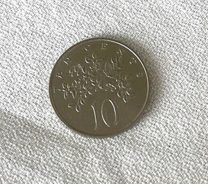 Moneda redonda de 10 centavos de cobre y níquel de Jamaica KM#47 - Imagen 1 de 6
