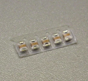 5 Stück SMD Drosseln 0,1 µH Bauform 1210 (M3302) - Picture 1 of 1