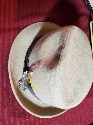 Dobbs  Fifth Avenue Fedora Hat 7 - 7/8  camel w/Feather - Original Box - Image 1 of 3