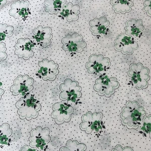 3 yd cut cotton fabric - White background Green & Black Roses - 40's inspired - Picture 1 of 4