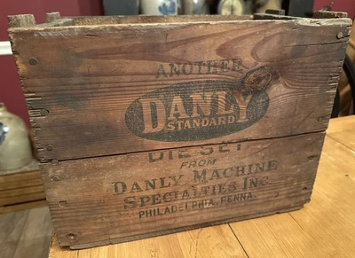 VINTAGE DANLY STANDARD DIE SET WOOD SHIPPING CRATE Philadelphia - Image 1 of 4