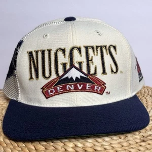 Cappello snapback vintage anni 90 Sports Specialties Denver Nuggets punto laser raro nuovo senza etichette - Foto 1 di 11