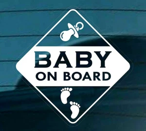 ADESIVO BAMBINO A BORDO INSEGNA FINESTRINO AUTO Impronte Stampate Reverse Bianco T+ - Foto 1 di 2