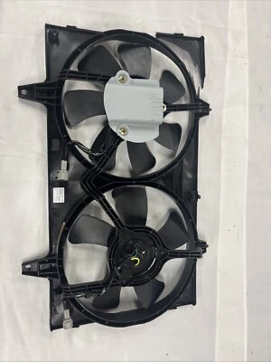 Conjunto de ventilador de radiador para Nissan Máxima 1995-1999 1998 1996 1997 TYC 620050 Foto 1 de 4