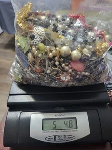5lb LOT JUNK Fashion JEWELRY, SCRAP, PIECES, PARTS, CRAFTING - Bild 1 von 9