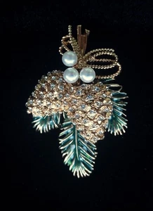 Vintage Napier pinecone brooch pin gold rhinestones pearls enamel winter holiday - Picture 1 of 5