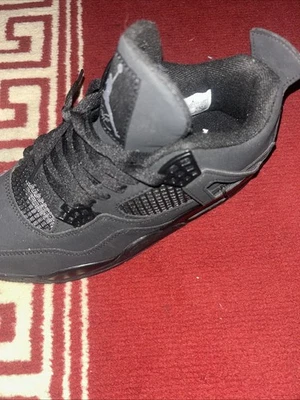 gato negro 4’s talla 9 Foto 1 de 4