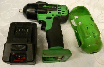 SNAP-ON 3/8" DR 18V GREEN CORDLESS IMPACT WRENCH #CT8810BG WITH BATTERY & BOOT - Image 1 of 4