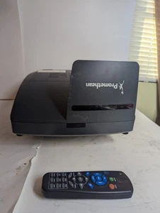 Proyector Promethean UST-P1 DLP 3300 ANSI 1080i HDMI con control remoto y montaje probado - Imagen 1 de 18