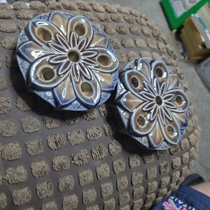 2 x Vintage Wade Candle Stick/ Brown / Grey Leaf Floral Design/1960’s/70’s Retro - Picture 1 of 4
