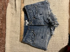 Forever 21 Cut-Off Shorts Womens 24 Blue Light Wash Denim Mid Rise Button Fly - Picture 1 of 11