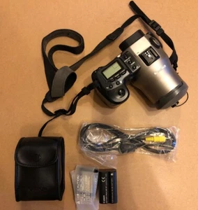 Canon PowerShot Pro70 Digital Camera Pro 70 - Used - Picture 1 of 11