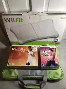 Nintendo Wii Balance Board Lot of 4 Wii Game Active & Zumba Carrying Case Manual