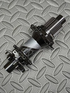 Buje trasero DT Swiss 240S Boost 12x148 28H Micro Spline 6 pernos trinquete 18T gigante - Imagen 1 de 9