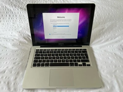 Apple MacBook 13” A1278 - 160GB HD 2.26GHz 2GB RAM - Intel Core Duo 2  - Image 1 of 4