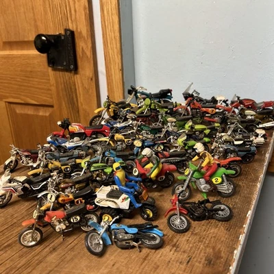 Lote De 39 Motocicletas Dirt Bike Modelos Diecast Usados Mezclados Foto 1 de 4