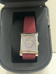 VINTAGE EMPORIO ARMANI ROTES LEDERBAND DAMEN ARMBANDUHR MIT ETUI AR3106 - Bild 1 von 2