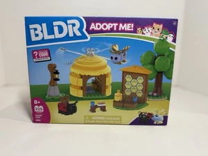 BLDR Adopt Me Coffee Shop Set #0010 | 225 PCS Roblox Queen Bee New Sealed - Picture 1 of 5