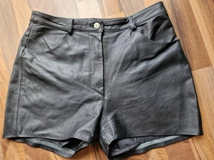 butterweiche Echtleder-Shorts Hotpants Lederjeans Gr. 40/42 schwarz Lammleder - Bild 1 von 3