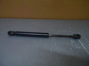 Amortiguador de gas portón trasero Audi A4 B5 8D5827552B (1HKD) - Imagen 1 de 3