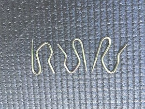 50 Gardinenhaken Splitterband Schiene Gleiter Läufer Schlaufenhaken - Bild 1 von 1