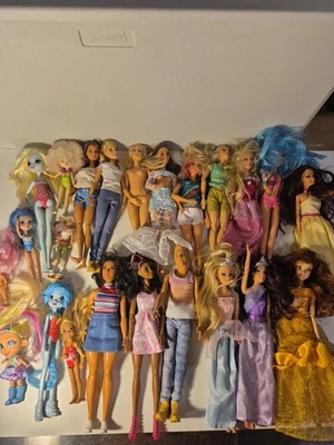 Lot of 23 Dolls Barbie, Disney Princess Fashion Dolls Mixed Brands Mattel/Hasbro - Image 1 of 4