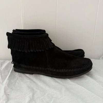 Botas mocasín Minnetonka negras de gamuza con flecos para mujer 8,5 Foto 1 de 4