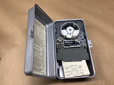 Interruptor de tiempo Tork modelo 7100Z 40 amp 240V interruptor 120V motor de sincronización #06G44PR7-CI Foto 1 de 4