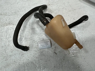 01-07 Honda Shadow Spirit 750DC TANQUE, CÁRTER RESPIRADOR ALMACENAMIENTO Foto 1 de 4