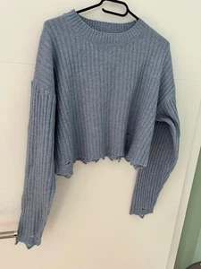 C&A Pullover crop kurz blau hellblau L destroyed Details Strick wie Neu - Bild 1 von 6