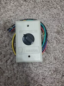 IEC high, medium, low fan control 10 AMP 125VAC - Picture 1 of 2