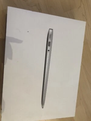 Apple Macbook Air 13" mid 2011 A1369 1,7 GHz 4GB RAM HAUPTPLATIN DEFECT - Bild 1 von 4