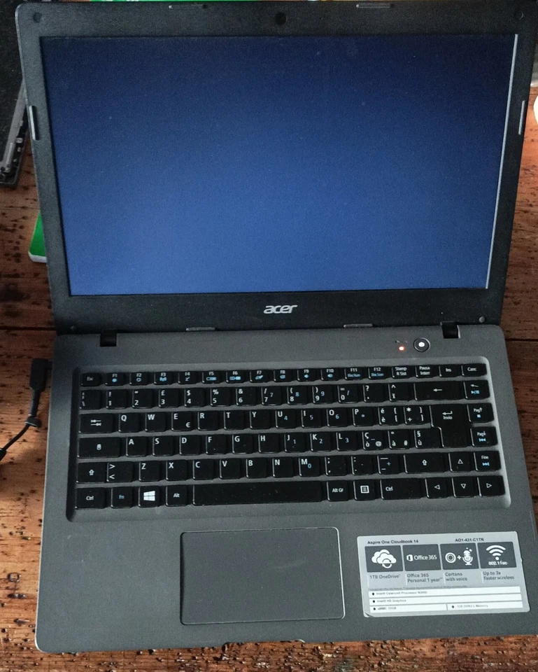 Notebook portatile Acer Aspire One Cloudbook 14" (32GB eMMC) Windows 10 22h2 - Immagine 1 di 4