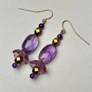 Sunya Currie Earrings amethyst with glass vintage beads gold plate wire - Picture 1 of 4