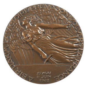 Francia Art Deco puente PONT DE PASSY RENAMES BIR HAKIM bronce 69 mm por Delamarre - Imagen 1 de 2