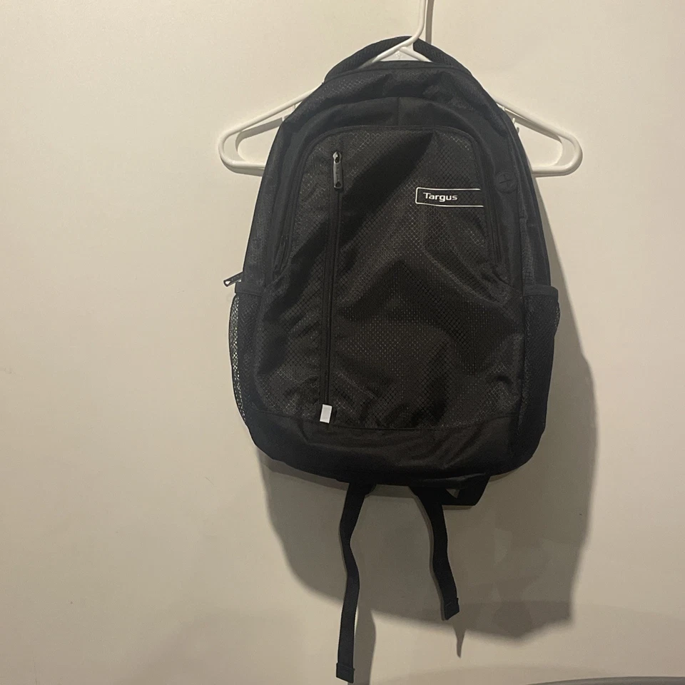 "Mochila acolchada de viaje Targus negra para computadora portátil de 15-17"""  Foto 1 de 4